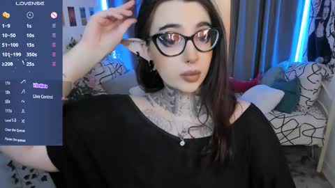 Snapshot of dixipixi_ chatting on January 16, 2026, 5:44 am dixipixi_ online show from January 16, 2026, 5:44 am