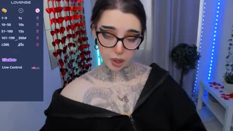 Snapshot of dixipixi_ chatting on February 12, 2026, 6:19 am dixipixi_ online show from February 12, 2026, 6:19 am