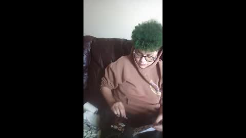 Snapshot of dizzinsweatyy chatting on February 3, 2026, 8:03 pm dizzinsweatyy online show from February 3, 2026, 8:03 pm