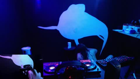 Snapshot of dj_capitain_claw chatting on February 3, 2025, 2:14 am Adrian Arturo online show from February 3, 2025, 2:14 am