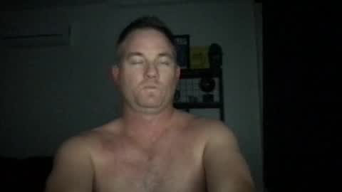 Snapshot of djswpyv chatting on October 22, 2025, 4:02 am TriflinYoBitch online show from October 22, 2025, 4:02 am