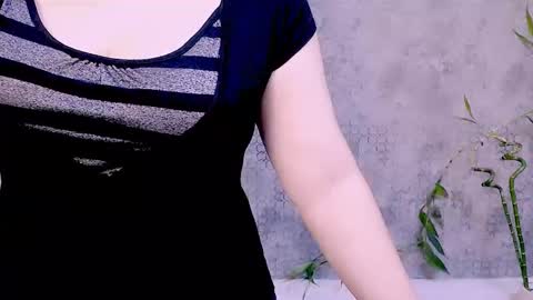 djullia online show from October 26, 2025, 6:19 am