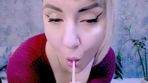 djullia online show from November 28, 2025, 8:39 am