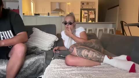 dlcs96 online show from February 6, 2025, 3:31 pm