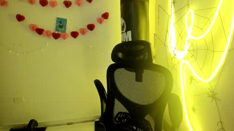 Snapshot of dmitrisanders1 chatting on February 2, 2026, 12:09 am Maybe in pvt online show from February 2, 2026, 12:09 am