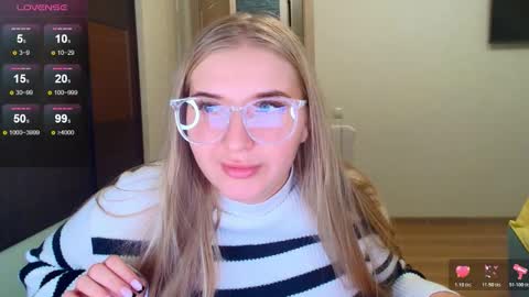 Snapshot of do_u_want_alice chatting on October 27, 2025, 6:45 pm Alice online show from October 27, 2025, 6:45 pm