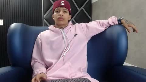 Snapshot of dogan_renz0 chatting on February 2, 2026, 7:23 pm Dogan online show from February 2, 2026, 7:23 pm