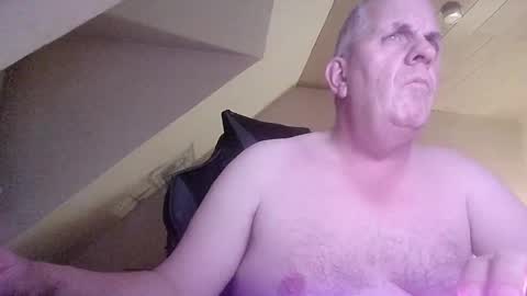 Snapshot of doggy2629 chatting on October 25, 2025, 8:14 pm doggy2629 online show from October 25, 2025, 8:14 pm