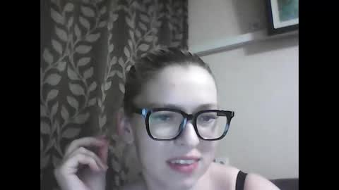 Snapshot of dolce_tempt chatting on December 16, 2025, 7:30 pm dolce_tempt online show from December 16, 2025, 7:30 pm