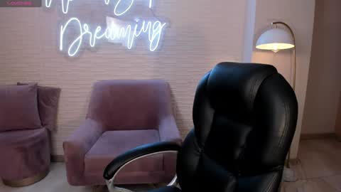 Snapshot of dolcieelliot chatting on January 22, 2025, 7:13 pm Dolcie online show from January 22, 2025, 7:13 pm