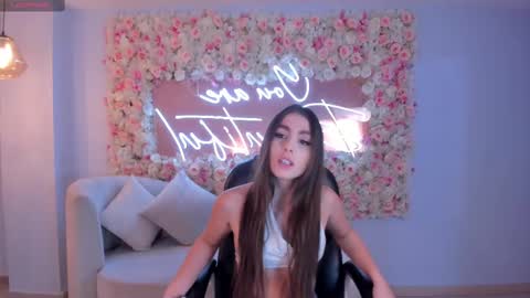 Snapshot of dolcieelliot chatting on February 17, 2025, 11:55 am Dolcie online show from February 17, 2025, 11:55 am