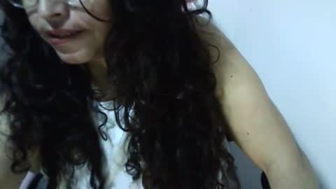 Snapshot of doll78latin chatting on October 17, 2025, 12:19 pm doll78latin online show from October 17, 2025, 12:19 pm