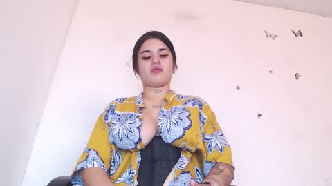 doll_and_thebrown online show from November 22, 2025, 5:23 pm