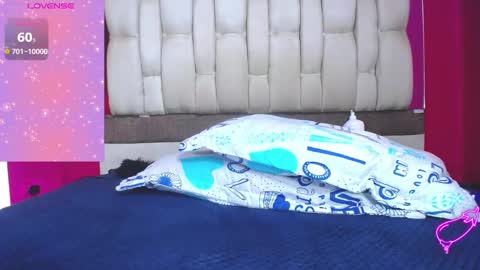 Heilen Niikol online show from March 8, 2025, 3:35 pm