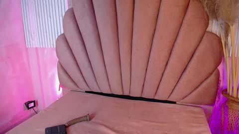 Snapshot of doll_kitty_ chatting on May 29, 2026, 11:52 am Kitty online show from May 29, 2026, 11:52 am