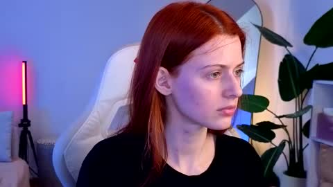 Your doll Lesli online show from November 10, 2025, 8:35 am