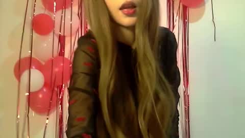 Snapshot of doll_natalyy chatting on February 15, 2025, 5:30 am doll_natalyy online show from February 15, 2025, 5:30 am