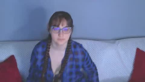 Snapshot of doll_tessa chatting on March 18, 2026, 12:19 pm Tessa online show from March 18, 2026, 12:19 pm