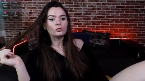 Jade online show from December 2, 2025, 3:23 am