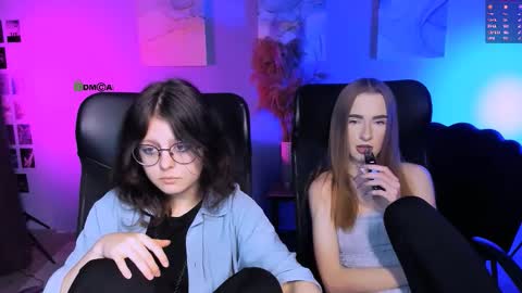 Snapshot of doll_vey chatting on November 21, 2025, 9:02 pm doll_vey online show from November 21, 2025, 9:02 pm