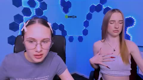 Snapshot of doll_vey chatting on December 20, 2025, 8:27 pm doll_vey online show from December 20, 2025, 8:27 pm