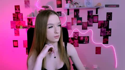doll_vey online show from May 8, 2026, 9:03 am