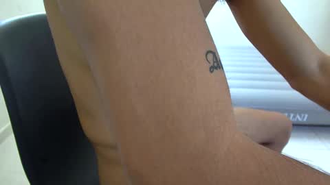 DollarHot30 online show from November 13, 2025, 4:39 pm