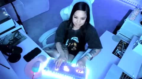 Snapshot of dolllface chatting on February 19, 2026, 6:42 am DOLLLFACE online show from February 19, 2026, 6:42 am