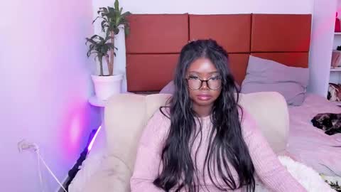 Snapshot of dolly_paige chatting on January 20, 2025, 2:22 am emily -- online show from January 20, 2025, 2:22 am