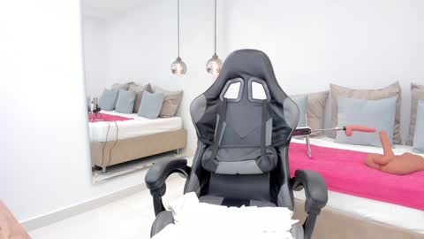 Snapshot of dolly_walker chatting on February 2, 2025, 2:45 pm dolly walker online show from February 2, 2025, 2:45 pm