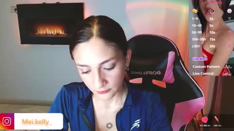 Snapshot of dollykelly_ chatting on February 21, 2026, 2:01 am dollykelly_ online show from February 21, 2026, 2:01 am