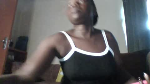 dollyvee online show from July 6, 2026, 3:03 pm