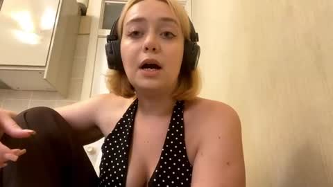 Anna online show from August 3, 2026, 2:33 pm