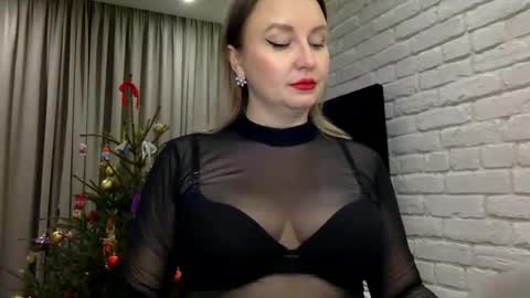 Snapshot of dom_mummy chatting on January 2, 2025, 6:12 pm DOM MUMMY online show from January 2, 2025, 6:12 pm