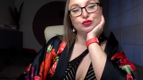 Snapshot of dom_mummy chatting on October 17, 2025, 5:32 am DOM MUMMY online show from October 17, 2025, 5:32 am