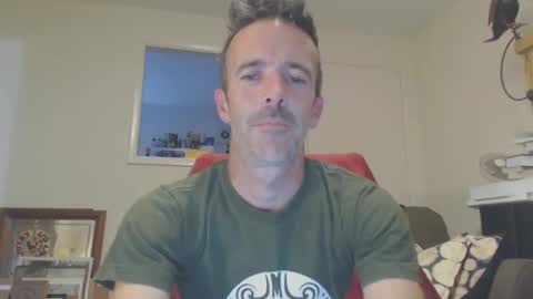 Snapshot of dombolio chatting on October 5, 2025, 3:43 pm Dombol online show from October 5, 2025, 3:43 pm