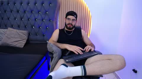 domboy  online show from May 4, 2026, 9:55 pm