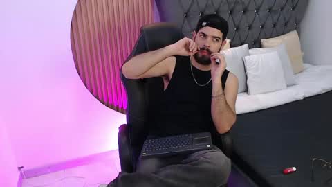 domboy  online show from May 27, 2026, 8:17 pm
