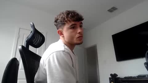 Snapshot of domd3 chatting on October 27, 2025, 6:01 pm Dom online show from October 27, 2025, 6:01 pm