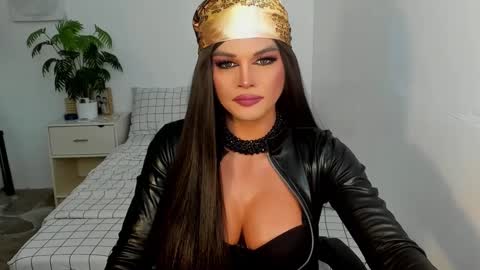 Snapshot of domina_angela chatting on January 19, 2025, 6:31 am ANGELA online show from January 19, 2025, 6:31 am