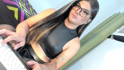 ANGELA online show from October 16, 2025, 6:31 pm