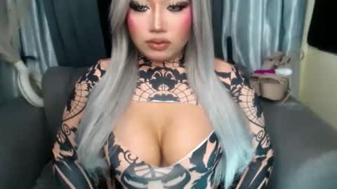 dominant10inchcock online show from November 18, 2025, 9:47 am