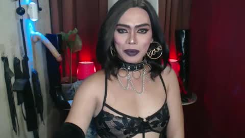 Snapshot of dominantrix_diannaxxx chatting on April 22, 2026, 3:53 am diana online show from April 22, 2026, 3:53 am