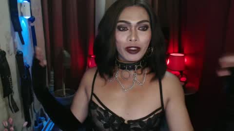 Snapshot of dominantrix_diannaxxx chatting on June 20, 2026, 7:44 am diana online show from June 20, 2026, 7:44 am