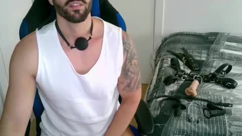 Snapshot of dominatedtitan chatting on October 12, 2025, 9:30 am DominatedTitan online show from October 12, 2025, 9:30 am