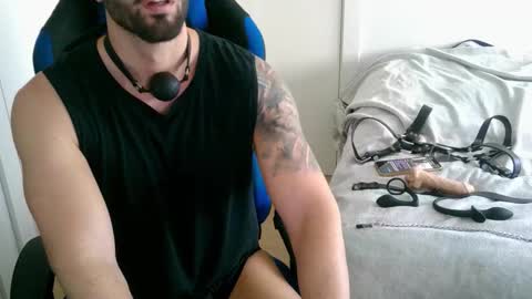 Snapshot of dominatedtitan chatting on October 28, 2025, 12:09 pm DominatedTitan online show from October 28, 2025, 12:09 pm