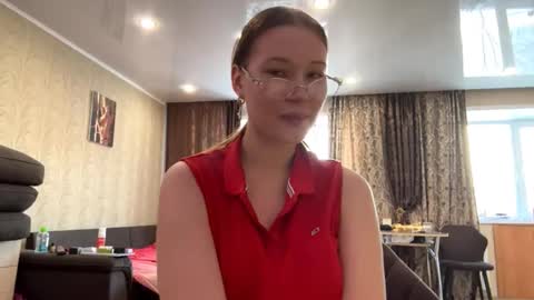 Snapshot of domingapriess chatting on November 18, 2025, 4:28 am Olivia online show from November 18, 2025, 4:28 am