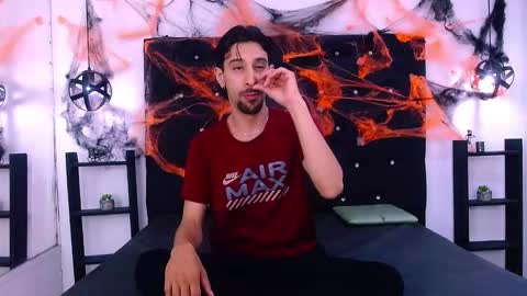 Snapshot of dominic_blade chatting on November 1, 2025, 11:23 am Dominic online show from November 1, 2025, 11:23 am