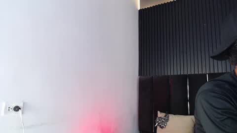 Dominic online show from October 22, 2025, 9:36 pm