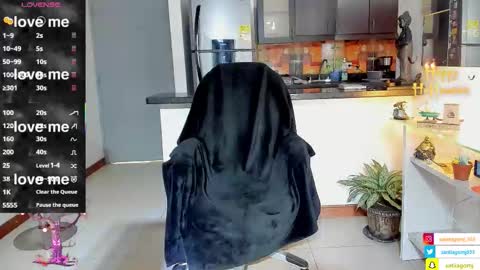 SANTI  independent model online show from October 11, 2025, 6:39 pm